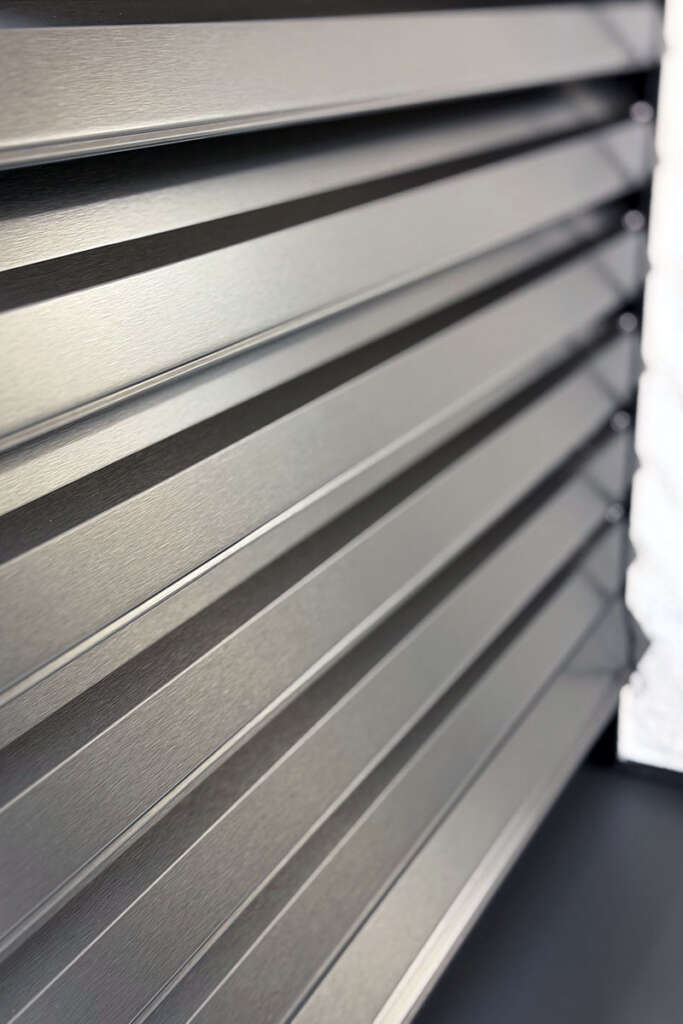 Roma Raffstoren mat OST Fenster