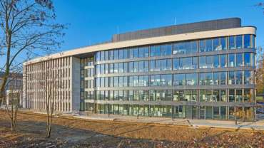holz-aluminium-fenster-neues-modernes-firmengebaeude-findel-luxemburg